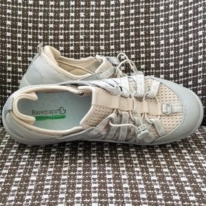 🔥3/$20🔥Baretraps Walking-Hiking Shoe Sz 6.5 Beige Gray
